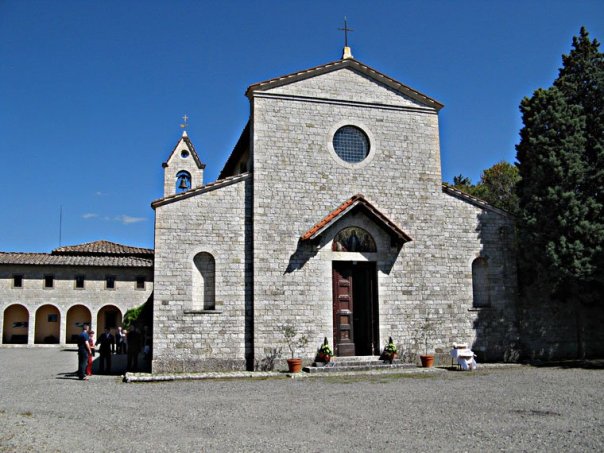 A fachada da igreja do convento de San Francesco all'Incontro